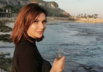 Warisi Darah Rupawan sang Ayah yang Berdarah Arab, Najwa Shihab Bikin Pangling Tak Karuan Gegara Tampil Bak ABG Usia 19 Tahun, Netizen: Kayak Anak SMA Mbak Nana