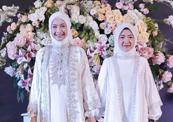 Pontang-panting Jadi Ibu Sekaligus Bapak untuk Putri Semata Wayangnya, Intip Cantiknya Desy Ratnasari 20 Tahun Lalu saat Baru Lahirkan Anak Pertama, Anggun Maksimal!