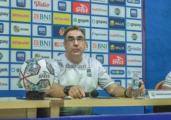Tak Terganggu dengan Desakan Suporter, Robert Alberts Pede Tak akan Dipecat Manajemen Persib