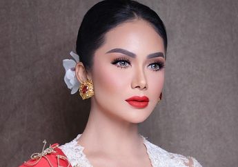 Krisdayanti Asyik Rias Patung Lilin hingga Wajahnya Plek-Ketiplek dengan Dirinya, Netizen Justru Singgung Soal Makhluk Gaib