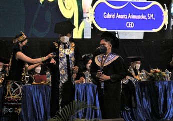 Wisuda XXII UMN, Ajak Lulusan jadi Wirausahawan Sejati hingga Selaraskan Keyakinan dan Mimpi