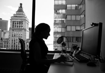 Cemburu Bosnya Punya Selingkuhan, Wanita ini Nekat Cari Pembunuh Bayaran Lewat Deep Web, Kisahnya Malah Berakhir Miris!