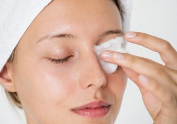 5 Kesalahan saat Membersihkan Makeup, Dampaknya Bisa Timbulkan Efek Mengerikan ini Pada Kulit!