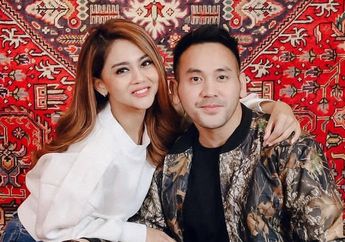 'Aku Bersyukur Banget!' Dulu Rebutan Harta Gana-gini Perceraian dengan Alief Hedy, Jenita Janet Kini Nangis Sesenggukan Diberi Uang Segepok oleh Suami Baru