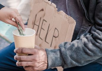 7 Arti Mimpi Menjadi Pengemis Menurut Primbon Jawa, Tanda Alami Masalah Mental hingga Rindu Seseorang