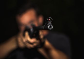 Arti Mimpi Ditembak Memiliki Makna Sedang Jatuh Cinta? Waspada dengan Kegagalan Dalam Kenyataan!