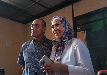 Tidak Jadi Ke Maldives, Venna Melinda dan Ferry Irawan Pilih Jalani Umrah Bersama