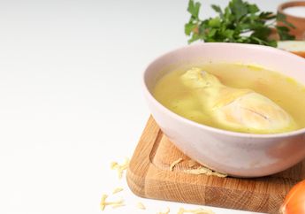 Bilang ART untuk Rendam Daging Ayam Pakai Air Kelapa Sebelum Dimasak, Manfaatnya Bikin Sekeluarga Ketagihan!