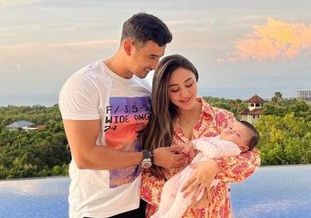 Ali Syakieb dan Margin Wieheerm Punya Keturunan Arab, Begini Paras Menawan dan Gaya Kece Baby Guzel Saat Pakai Seragam SMA, Warganet Beri Pujian