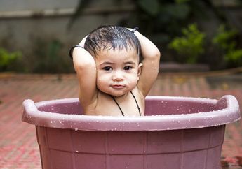 Arti Mimpi Memandikan Bayi Konon Simpan Isyarat Penting Ini, Benarkah Pertanda Datangnya Rezeki Nomplok? Simak Penjelasannya!