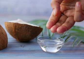 Dijuluki sebagai Pohon Kehidupan, Simak 5 Manfaat Minyak Kelapa yang Konon Baik untuk Kesehatan Tubuh dan Kulit, Begini Penjelasannya!
