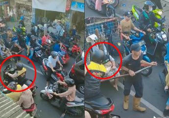 Viral Seorang Driver Ojol Berikan Uang ke Anak Pemulung di Atas Gerobak yang Terjebak di Tengah Kemacetan, Aksi Mulianya Langsung Tuai Pujian dari Netizen