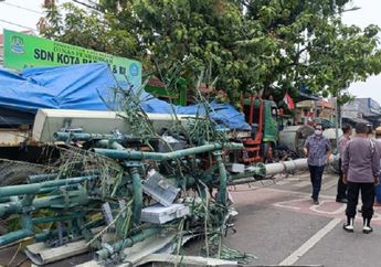 'Mereka Kejepit Pagar Besi', Truk Kontainer Tabrak Halte Bus hingga Tewaskan Siswa SD, Warga Ungkap Kengerian Kecelakaan Maut di Bekasi