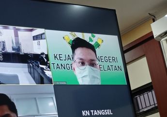 Jalani Sidang Kasus Binomo, Dahi Indra Kenz Tampak Bruntusan Usai Lima Bulan Mendekam di Penjara