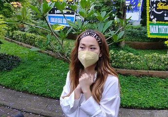 'Kalau&nbsp;Nggak&nbsp;Ada Mas Reza Aku Nggak Bisa' Ditemani di Masa Terberat dalam Hidupnya, Bunga Citra Lestari Siap Bantu Keluarga Dewi Lestari