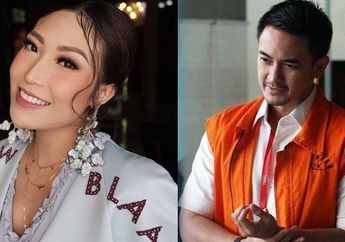 Dulu Nangis-nangis Batal Dinikahi dan Diputus Lewat SMS oleh Zumi Zola, Ayu Dewi Kini Senyum Semringah Rayakan Ulang Tahun Pakai Kue Super Mewah