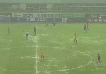 Semesta Melawan PSSI, Stadion Pakansari Tunjukkan Wajah Aslinya saat Diguyur Hujan Lebat di Laga Rans Vs Persik