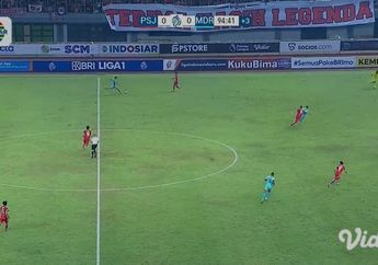 Detik Demi Detik Momen Anime Persija vs Madura United: Gol Lulinha Tak Disahkan karena Peluit Keburu Ditiup