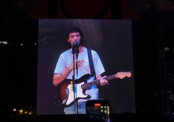 Jeremy Zucker Bawakan Lagu Comethru di We The Fest 2022, Senang Bisa Sapa Penonton Indonesia