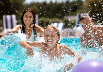 Waspada! 7 Penyakit Ini Bisa Menular Saat Berenang di Kolam Renang, Salah Satunya Penyakit Akut dan Fatal Banget