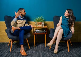 5 Shio Paling Gak Nyaman Jadi Tempat Curhat, Bukan Pendengar yang Baik