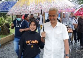 Istri Ganjar Pranowo Tak Silau Jabatan Suami yang Gubernur Jateng, Siti Atikoh Legawa Diminta Warga Buat Lakukan Hal Ini