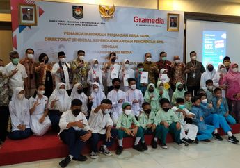 Tingkatkan Pemanfaatan Kartu Identitas Anak (KIA), PT Gramedia Asri Media dan Dukcapil Resmi Menandatangani Perjanjian Kerja Sama