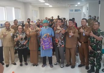 Yayasan Dana Kemanusiaan Kompas Salurkan Dana untuk Operasi Katarak Gratis di Mojokerto dan Pembangunan Jamban di Surakarta serta Magelang