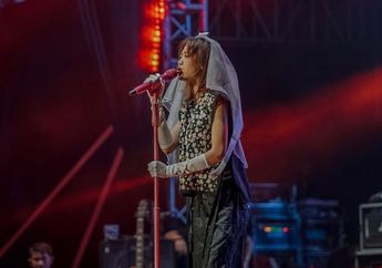 Pecah Pol! Vierratale Sukses Guncang Panggung Projek-D di De Tjolomadoe Solo, Aksi Nyentrik Widy Bikin Penonton Angkat Topi