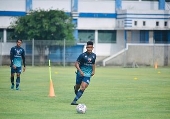 Luis Milla Gigit Jari, Satu Pemain Persib Terpaksa Jalani Operasi
