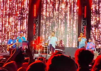 Kahitna Guncang Festival Musik Projek-D di De Tjolomadoe Solo, Suara Merdu Hedi Yunus Cs Obati Kerinduan Fans!