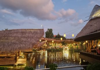 Menikmati Kuliner Bali di Restoran Estetik Konsep ala Pedesaan, Bisa Makan di Tengah Danau!