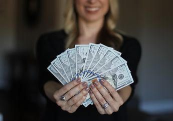 2 Shio yang Punya Tabungan Melimpah Ruah, Bisa Beli Mobil Mewah Langsung Cash