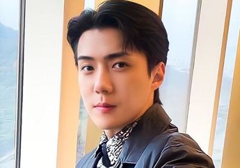 Balik Korea Selatan, Sehun EXO Bikin Penggemar Heboh Gegara Pakai Batik: Vibesnya Kayak Abis Kondangan Bareng Bini