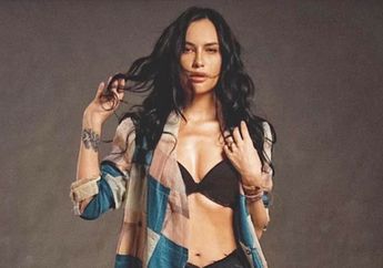 Heboh Dibuat Salfok dengan Penampilan Sophia Latjuba Tampak Seperti Tanpa Celana, Netizen: Cantik Banget Wanita Setengah Abad