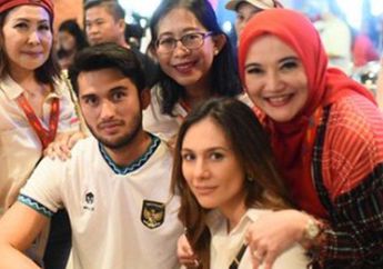 Tak Kalah Cantik dari Wulan Guritno, Inilah Sosok Ibunda Sabda Ahessa, Stylenya Sosialita Abis dan Punya Banyak Followers