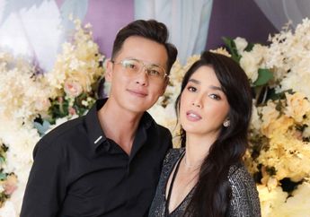 Padahal Tajir Melintir, Andhika Pratama Tak Gengsi Ajak Ayah dan Ibunya Naik Motor sampai Makan di Warung Tenda 