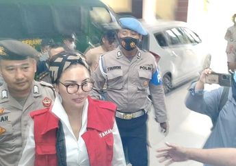 Pakai Rompi Tahanan, Nikita Mirzani Jalani Sidang Perdana Hari Ini di PN Serang