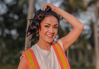 Profil Nirina Zubir, Aktris yang Mulai Karier di Dunia Hiburan dari Penyiar Radio hingga Jadi VJ MTV!