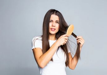Tips Mengeringkan Rambut dengan Tepat Agar Terhindar dari Kerontokan