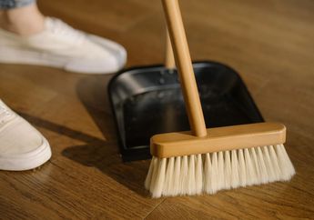 Arti Mimpi Menyapu Tempat Ibadah Menurut Primbon Jawa, Berhati-hatilah! Harta Anda Akan Terkuras Habis