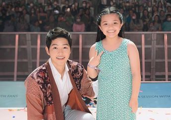 Ekspresi Lucu Arsy Hermansyah Saat Foto Bareng Oppa Idolanya Song Joong Ki