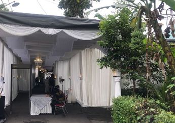 EKSKLUSIF! Begini Situasi Pengajian Jelang Akad Nikah Kaesang Pangarep dan Erina Gudono, Semua Tamu Mengenakan Pakaian Berwarna Ini