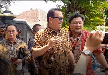 Kehabisan Hotel dan Tiket Pulang, Roy Marten Rela Naik Kereta Api dan Nginep di Rumah Orang Demi Hadiri Pernikahan Kaesang dan Erina