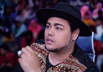 Semakin Tampan Setelah Operasi Hidung di Turki, Potret OOTD Serba Putih Ivan Gunawan Banjir Pujian Netizen!