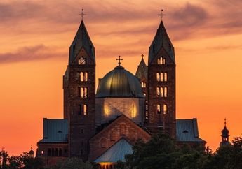 4 Arti Mimpi Gereja Pertanda Baik, Spiritualitas Bakal Meningkat sampai Ada Harapan, Berbahagialah!