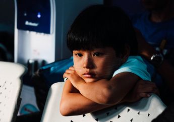 Cara Menenangkan Anak Tantrum Tanpa Sedikitpun Memarahinya, Ayah dan Bunda Wajib Paham!