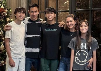 Dukung Anaknya Sekolah Sepak Bola di Prancis, Donna Agnesia Tetap Prioritaskan Pendidikan Formal