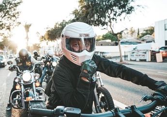 Padahal Hartanya Bejibun, Aktor Tampan Ini Kepergok Sambut Natal 2022 dengan Sederhana Bersama sang Putri Kecilnya di Rumah