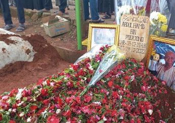 Puluhan Pelayat Antarkan Jenazah Pak Ogah ke Peristirahatan Terakhir, Isak Tangis Terdengar di Samping Makam Abdul Hamid